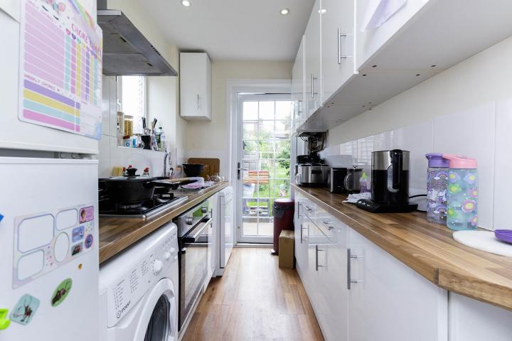 			3 Bedroom, 1 bath, 1 reception Terraced House			 Bedford Road, East Finchley